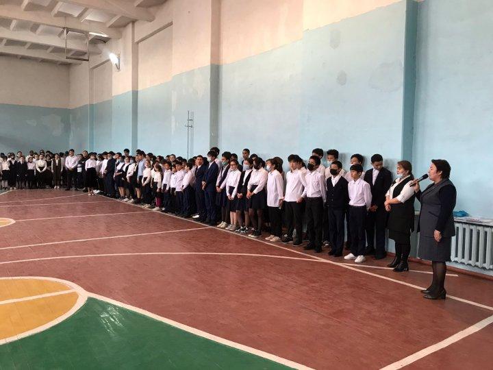 Жас Ұлан ұйымы және Мектеп Парламентінің ұйымдастыруымен 11.03.2022 жылы 9 орта мектебінде 5-11сыныптар арасында жиын өтті.