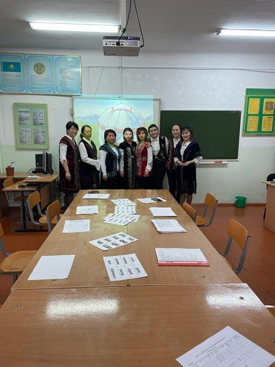 "Рухани жаңғыру" бағдарламасы "Дәстүр мен ғұрып" жобасы аясында  мектебімізде Наурыз мерекесіне орай  17.03.2022ж күні қазақ тілі мен әдебиеті пәндер бірлестігінің мұғалімдері дөңгелек үстел өткізді
