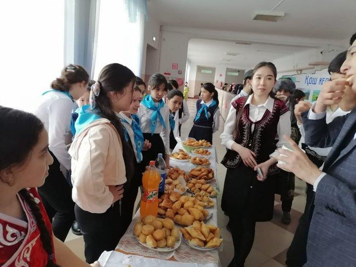 Күн күліп, адамдар әдемі мейірімге бөленетін, Түркі тілдес халықтардың ортақ жаңа жылы – Ұлыстың ұлы күні – Наурыз мейрамы.